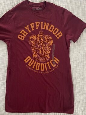 Harry Potter, Gryffindor, Quidditch, Unisex, Small TShirt, Burgundy, New W Tags